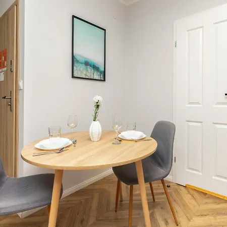 23 Marca By Renters Apartman *