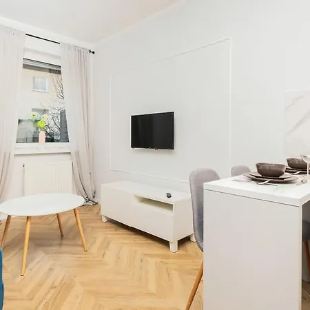 23 Marca By Renters Apartman *